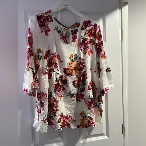 NEW! Chic Soul Floral Print Women's Top. Size 1X. - Picture 9 of 10